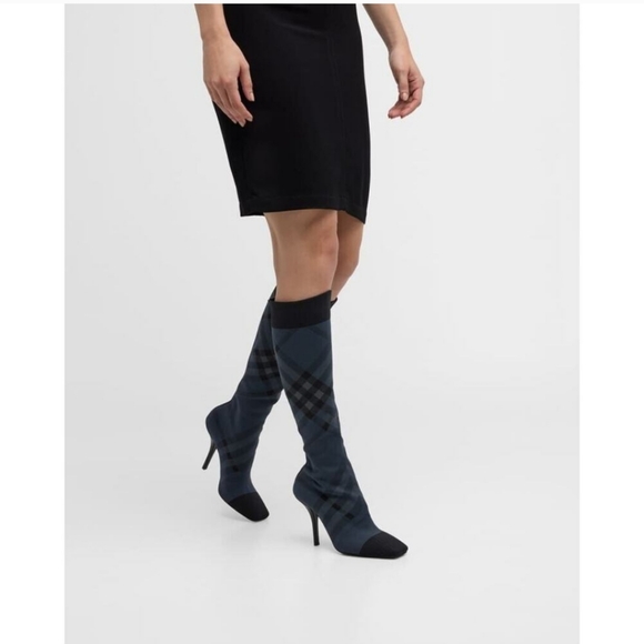 $1000 BURBERRY DOLMAN NAVY GRAY KNITTED CHECK KNEE HIGH HEEL SOCK BOOTS 38 - Picture 3 of 12
